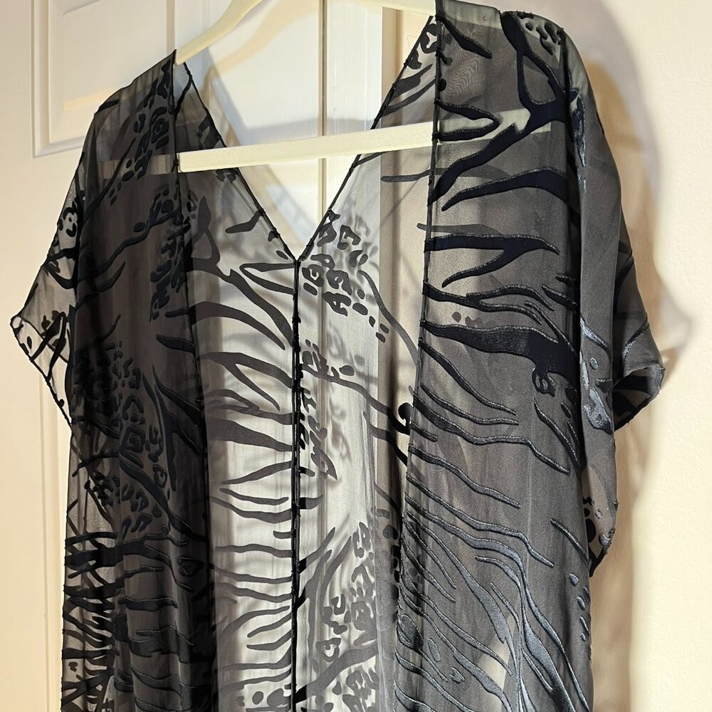 Black Velvet Burnout Kimono Wrap, One Size - Picture 4 of 12